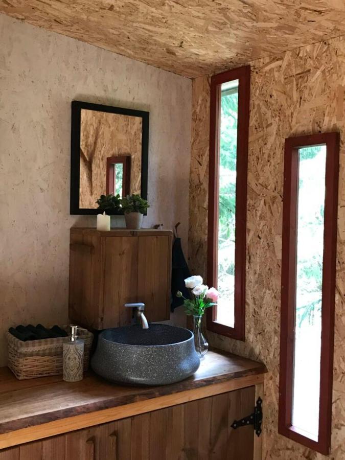 Kuusehaldja Glamping 호텔 Kohila 외부 사진